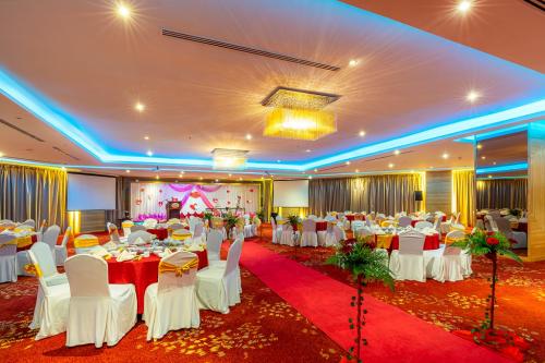 WeedingSetup ballroom 2