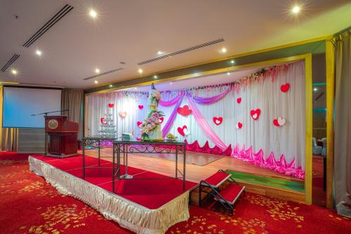 WeedingSetup ballroom 4